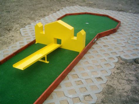 Mini golf coomera  Thunder Road has been providing summer entertainment for families since 2001